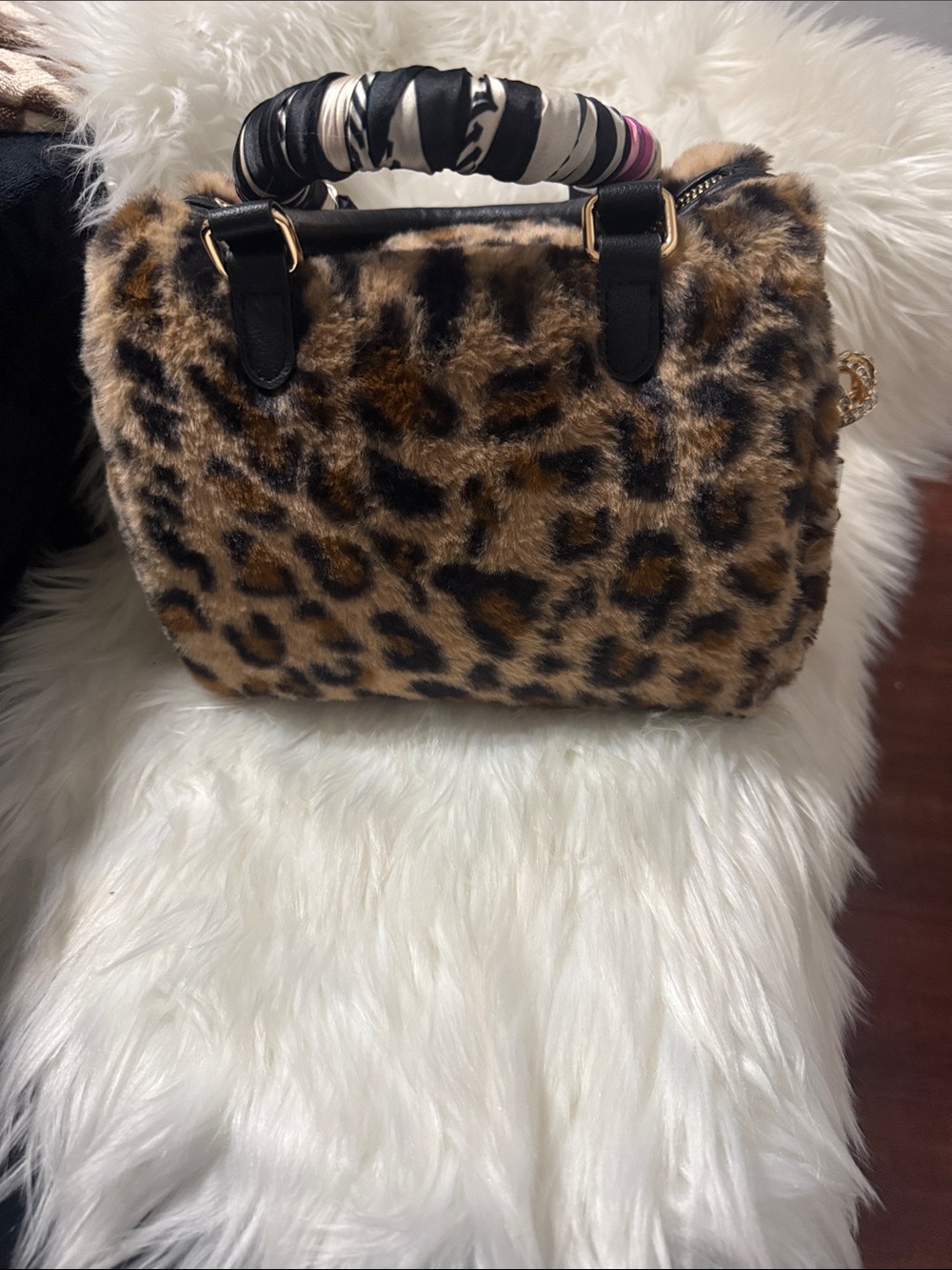 Viral Juicy Couture Leopard Faux Fur Satchel purse, charms and scarf included - Picture 3 of 6